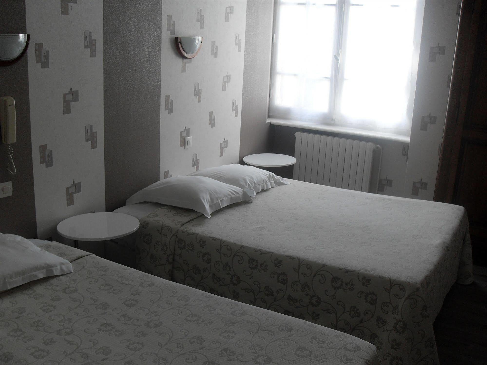Hotel Restaurant Bocher Ploubazlanec Zewnętrze zdjęcie